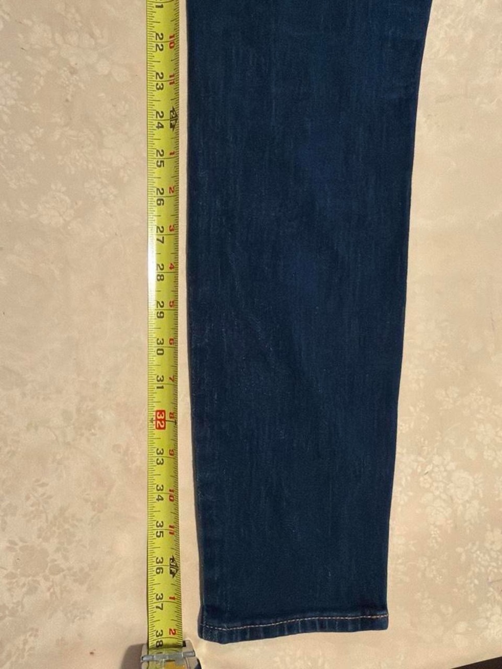 Old Navy Women's Indigo Straight-Leg Jeans - Picture 4 of 5